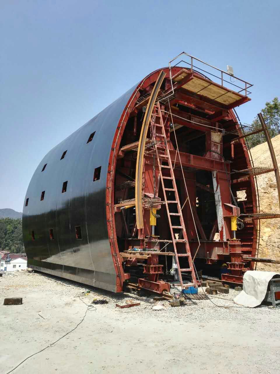 隧道襯砌臺車是什么  隧道襯砌臺車的結構原理及用處 隧道襯砌臺車是什么  隧道襯砌臺車的結構原理及用處