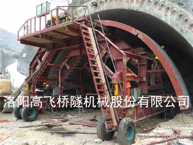 襯砌臺(tái)車的驅(qū)動(dòng)方式有哪些？